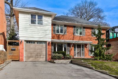 25 Ballacaine Dr, House other with 4 bedrooms, 2 bathrooms and 5 parking in Etobicoke ON | Image 1