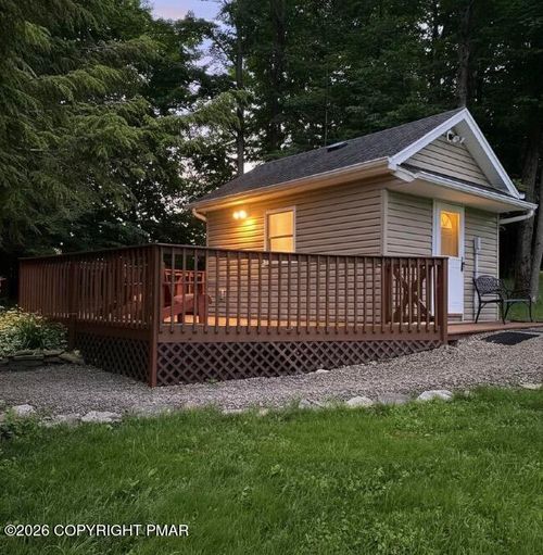 439 Butternut Rd, Newfoundland, PA, 18445-9636 | Card Image