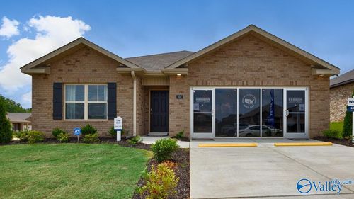 104 Settlement Dr, Huntsville, AL, 35810-6469 | Card Image