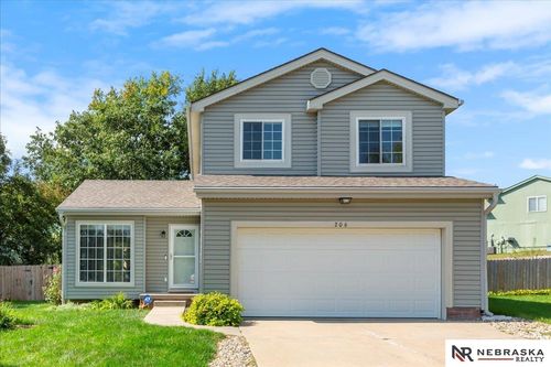 206 Sumter Cir, Papillion, NE, 68133-2882 | Card Image