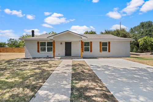 234 Avenue E, Lacy Lakeview, TX, 76705-1807 | Card Image