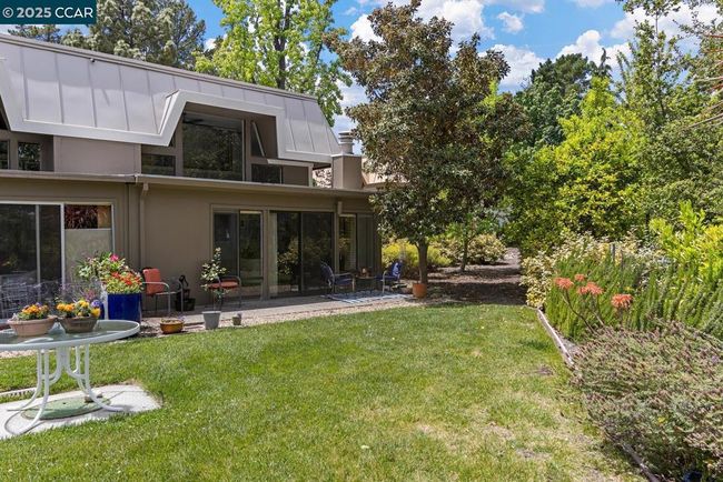 APT-1 - 1244 Singingwood Ct, Townhouse with 2 bedrooms, 2 bathrooms and 1 parking in Walnut Creek CA | Image 28
