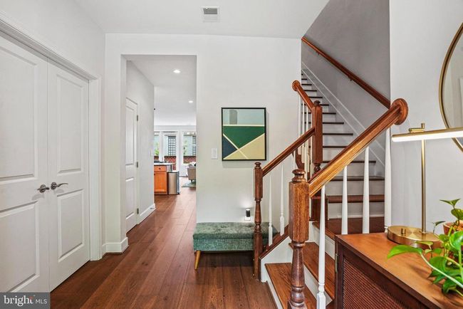 APT-104C - 1811 14 Th St N, Condo with 2 bedrooms, 3 bathrooms and null parking in ARLINGTON VA | Image 4