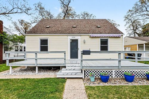 2226 Beverly Place, South Bend, IN, 46616 | Card Image