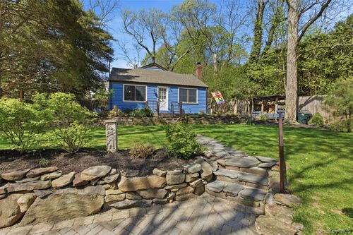 71 Hollow Rd, Stony Brook, NY, 11790-1833 | Card Image