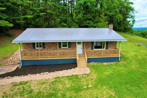 282 Rolling Hills Dr, Marion, VA, 24354-6671 | Card Image