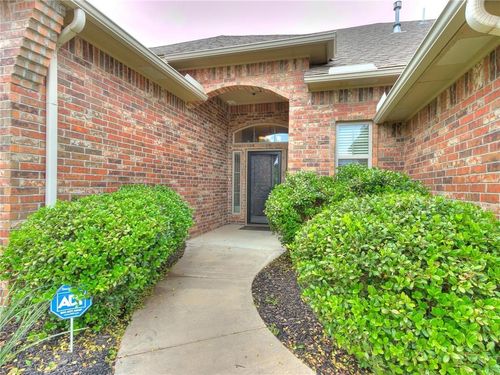 5909 Holly Brooke Ln, Oklahoma City, OK, 73135-4372 | Card Image