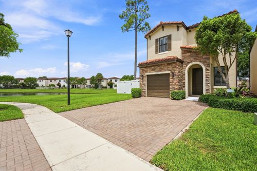 3000 King Palm Way, Riviera Beach, FL, 33410-1920 | Card Image