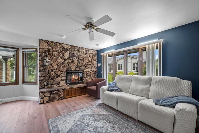 5309 S Somerset Lane, Condo with 2 bedrooms, 2 bathrooms and null parking in Greenfield WI | Image 11