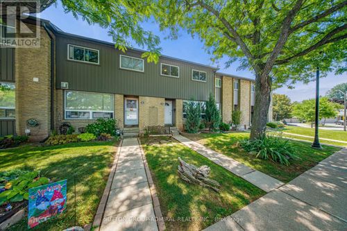 3-1517 Elm Road, Oakville (CP College Park), ON, L6H1W3 | Card Image