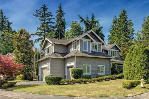 1122 140th Ave Se, Bellevue, WA, 98005-3755 | Card Image