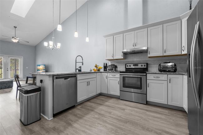 1088 Nw 126 Th Way, House other with 2 bedrooms, 2 bathrooms and null parking in NEWBERRY FL | Image 4