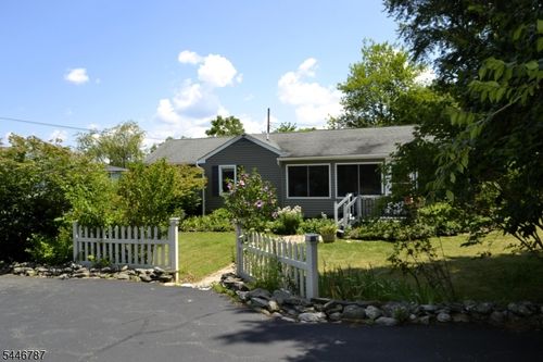 238 Fairview Ave, Newton, NJ, 07860-6881 | Card Image