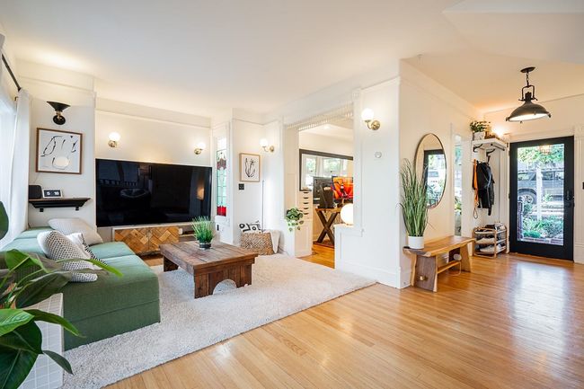 1716 7 Th Ave, House other with 3 bedrooms, 3 bathrooms and null parking in New Westminster BC | Image 6