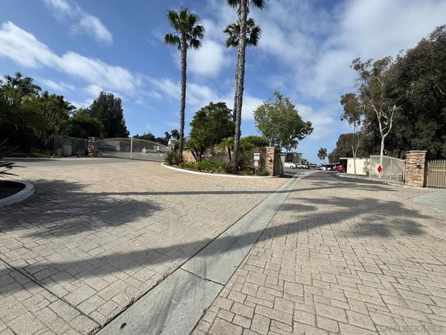 UNIT-8 - 432 Edgehill Ln, Condo with 2 bedrooms, 1 bathrooms and 1 parking in Oceanside CA | Image 18