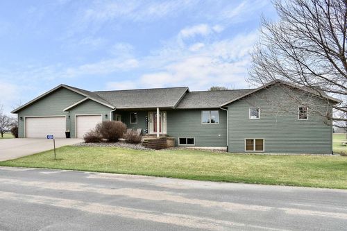 S2838 Fern Cir, Fountain City, WI, 54629-2801 | Card Image