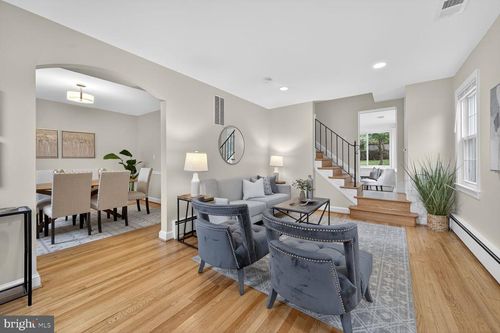 2813 Laurel Ave, CHEVERLY, MD, 20785-3148 | Card Image