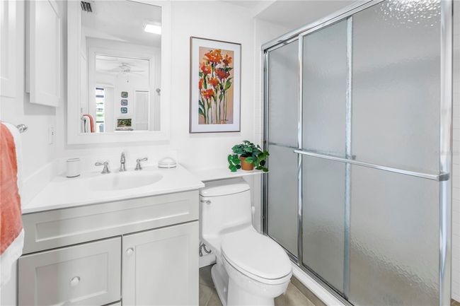 Main Bathroom | Image 25