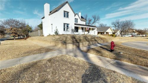 628 W Dakota Ave, Chickasha, OK, 73018-3316 | Card Image