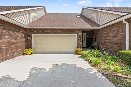 819 E Pointe, Port Huron, MI, 48060-4402 | Card Image