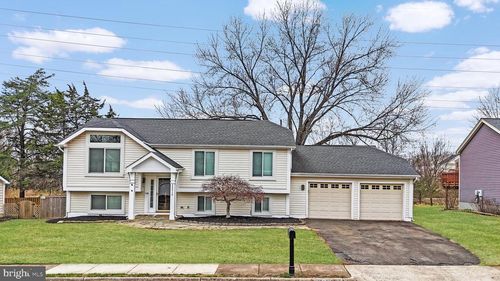 22216 Stablehouse Dr, STERLING, VA, 20164-5320 | Card Image