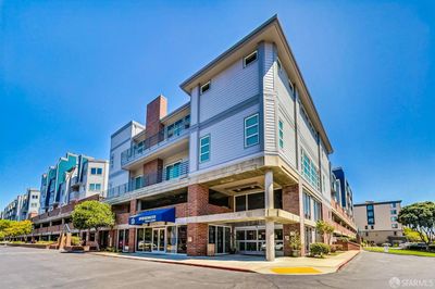 5119 - 6400 Christie Avenue, Condo with 1 bedrooms, 1 bathrooms and 1 parking in Emeryville CA | Image 2