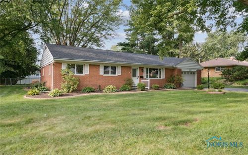 4737 Brookhurst Rd, Sylvania, OH, 43560-2613 | Card Image