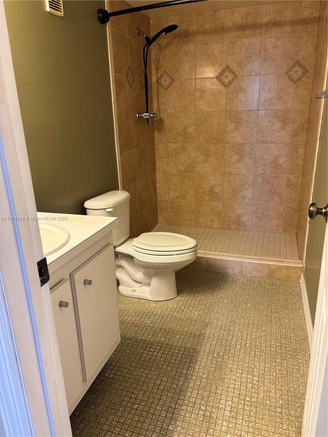 APT-402 - 9421 Evergreen Pl, Condo with 2 bedrooms, 2 bathrooms and null parking in Davie FL | Image 19