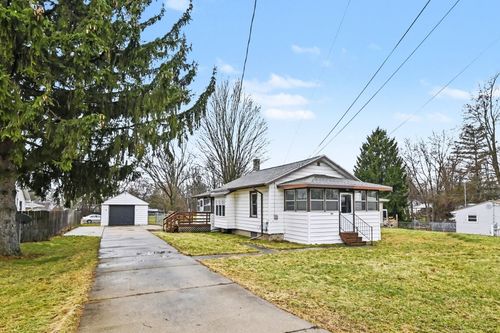 1015 Pearl St, Lansing, MI, 48906-1162 | Card Image