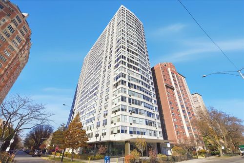 17g-3900 N Lake Shore Dr, Chicago, IL, 60613-3455 | Card Image