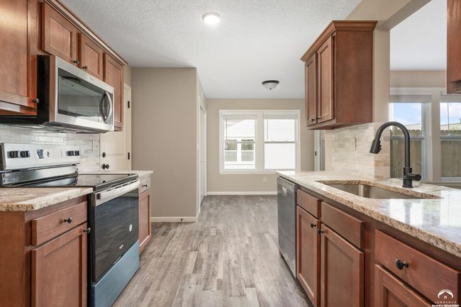 2804 Chasehire Dr, Townhouse with 3 bedrooms, 3 bathrooms and null parking in Lawrence KS | Image 8