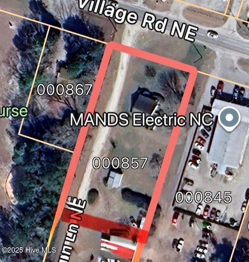 857 Village Rd Ne, Leland, NC, 28451-8463 | Card Image