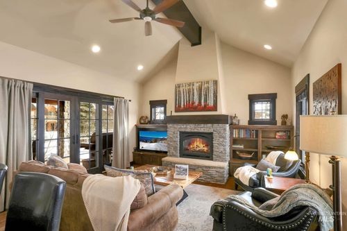 117 Golden Bar Ct, Donnelly, ID, 83615 | Card Image