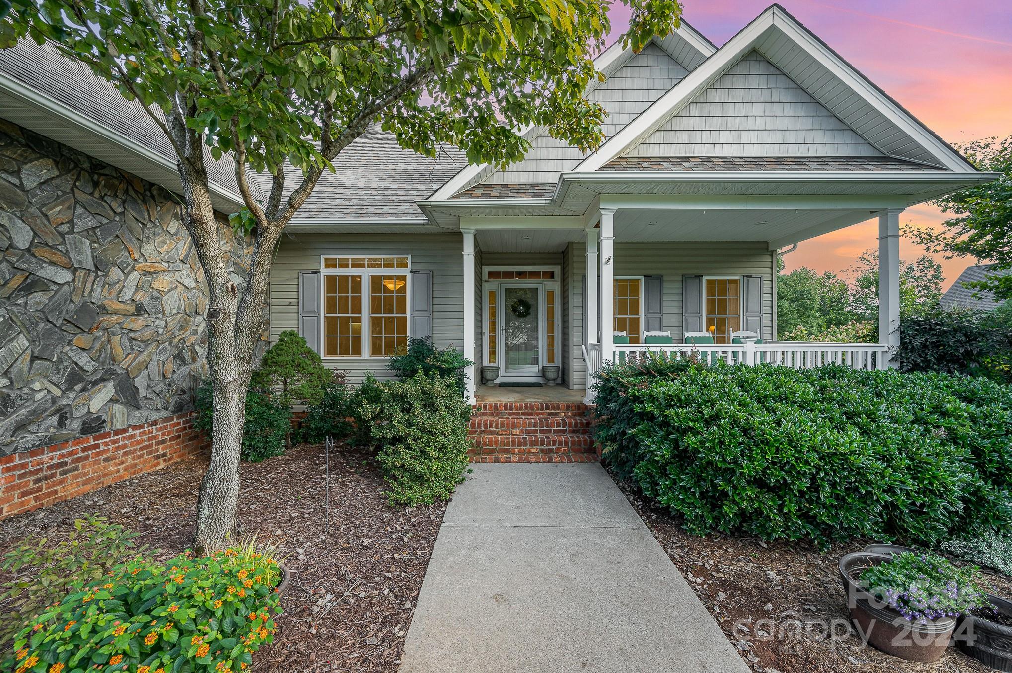 Donsdale Dr, Statesville, NC 28625