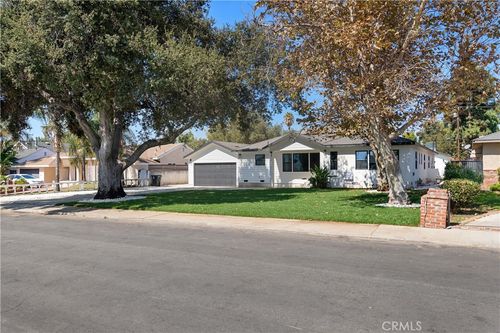 651 N Workman St, San Fernando, CA, 91340-2729 | Card Image