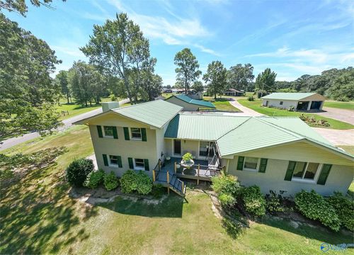 60 Holbrooks St, Crossville, AL, 35962-3249 | Card Image