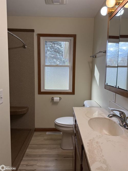 1601 N Main St, Carroll, IA, 51401-1529 | Card Image