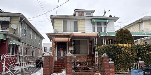 451 E 49th St, New York, NY, 10017-1813 | Card Image