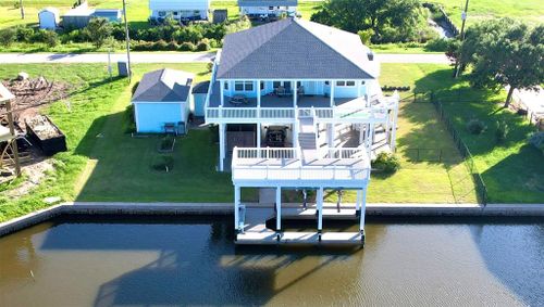 1070 Waterways Dr, Crystal Beach, TX, 77650 | Card Image