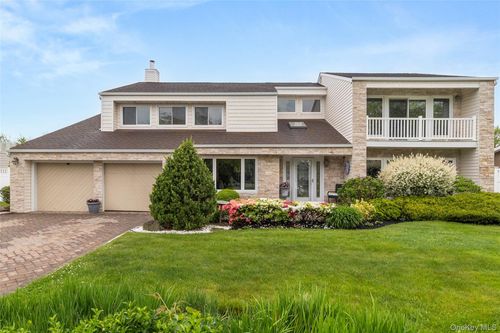 152 Pace Dr, West Islip, NY, 11795-5128 | Card Image