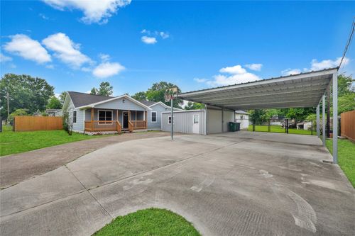 6825 Appleton St, Houston, TX, 77022-4905 | Card Image