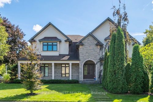 4053 Apple Valley Lane, Burlington, ON, L7L1E8 | Card Image