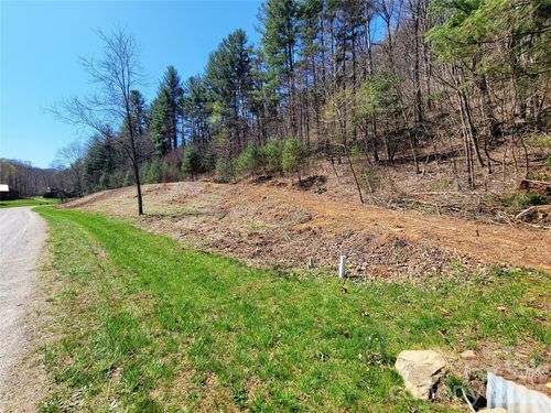 25-300 Shining Rock Dr, Canton, NC, 28716-1678 | Card Image