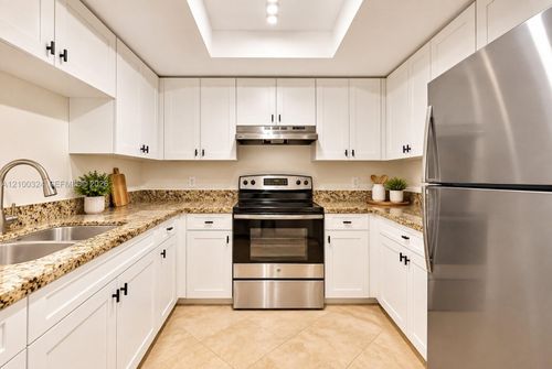 302-2009 Se 10th Ave, Fort Lauderdale, FL, 33316-4513 | Card Image