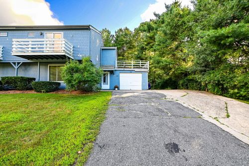 29 Surrey Ln, Bourne, MA, 02532-3862 | Card Image