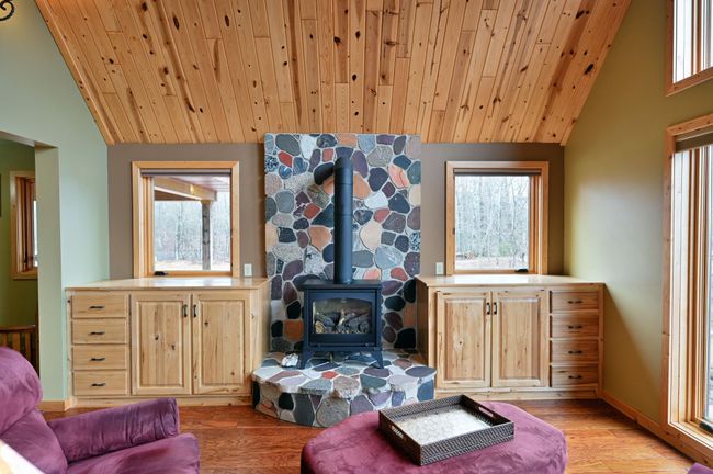 Built-ins flank the stove to provide great storage. | Image 18