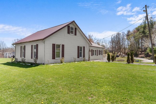 203 Penny Ln, House other with 4 bedrooms, 2 bathrooms and 3 parking in Independence VA | Image 22