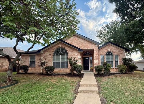 5520 Chimney Rock Dr, Arlington, TX, 76017-3027 | Card Image