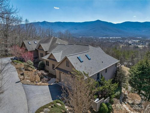 20 Red Plum Ln, Black Mountain, NC, 28711-2663 | Card Image