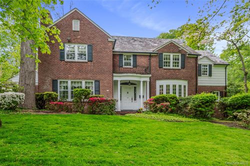 111 Clent Rd, Great Neck, NY, 11021-4935 | Card Image
